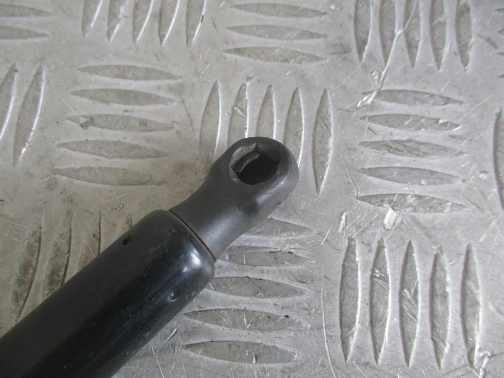 фото №10, Амортизатор кришки задня комплект 81770-1h522 kia ceed i 06-12r. 1.6 crdi 8q 5d