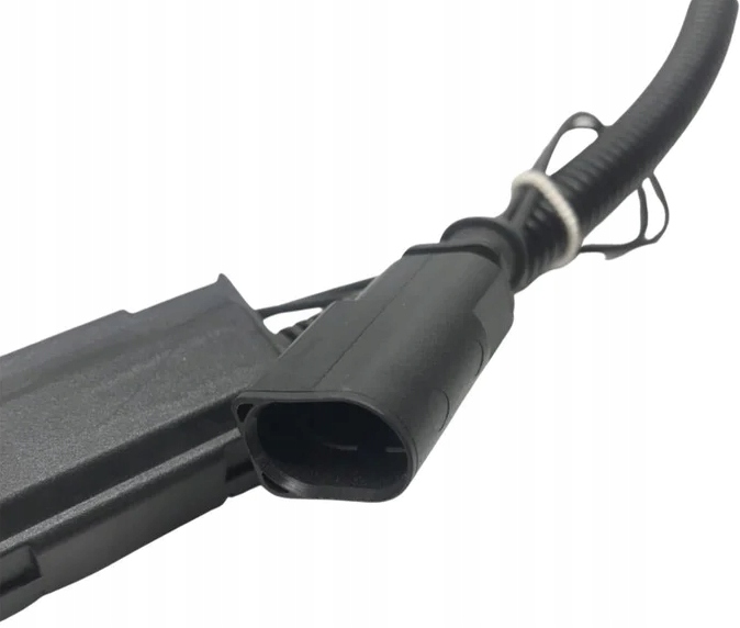 фото №8, Шланг adblue оригінальний номер vw passat b8 volkswagen оригінальний номер 3q0131984ae