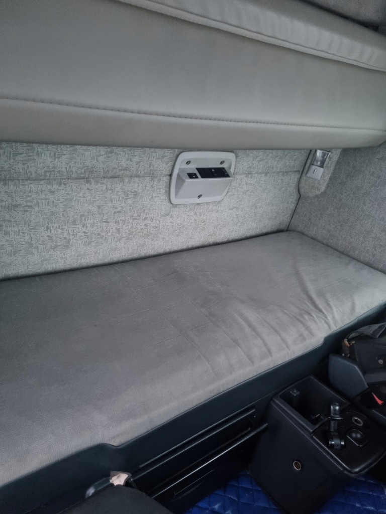 Купить Кровать нижние каркас плита матрас renault magnum dxi рестайлинг  vega