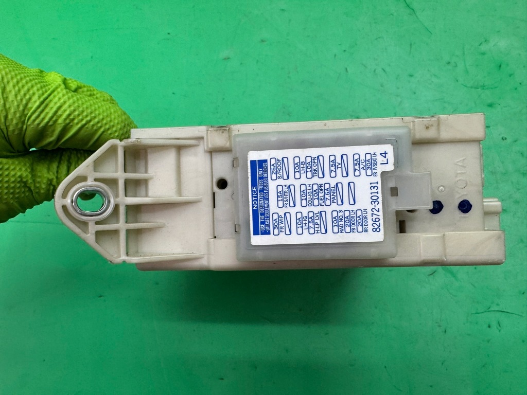 Модуль коробка предохранителей 70604-0878 82730-30272 lexus gs 3 05-12 с Разборки
