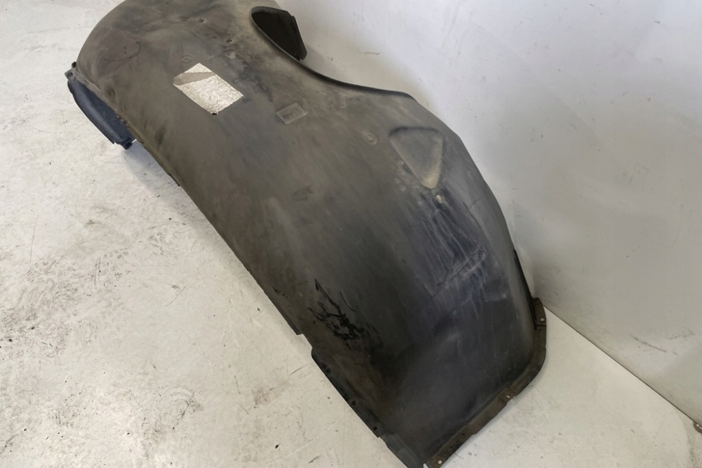 Підкрилок ліва передні bmw 7 e65, e66, e67 8223375 3.0l дизель 160kw 2004 Ціна