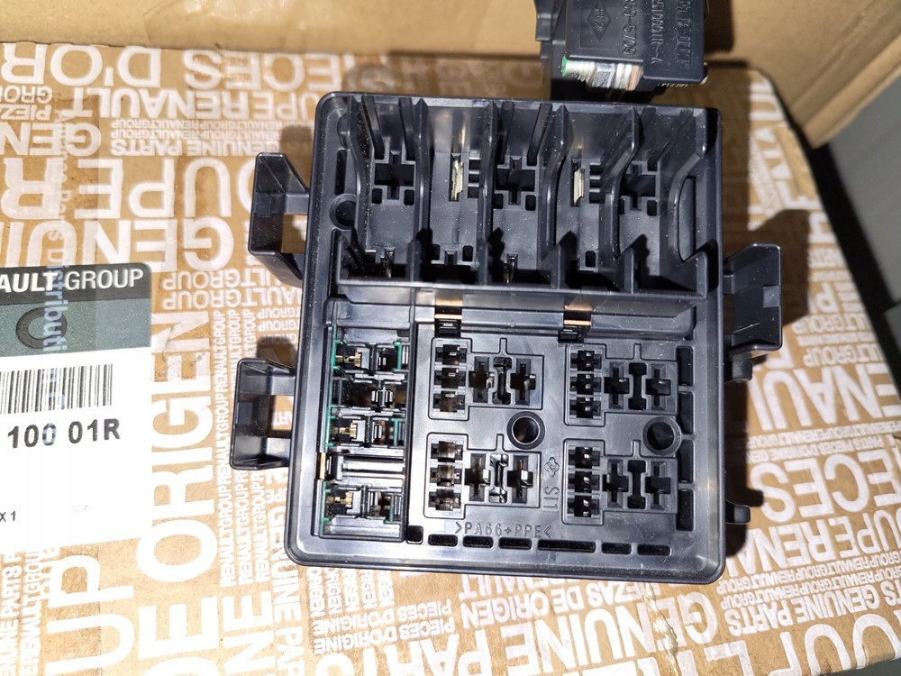 фото №14, Коробка предохранителей 243510001r scenic iii