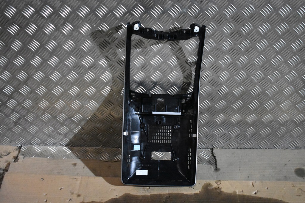 фото №1, Idealna защита рамка touch pada mercedes w223 1