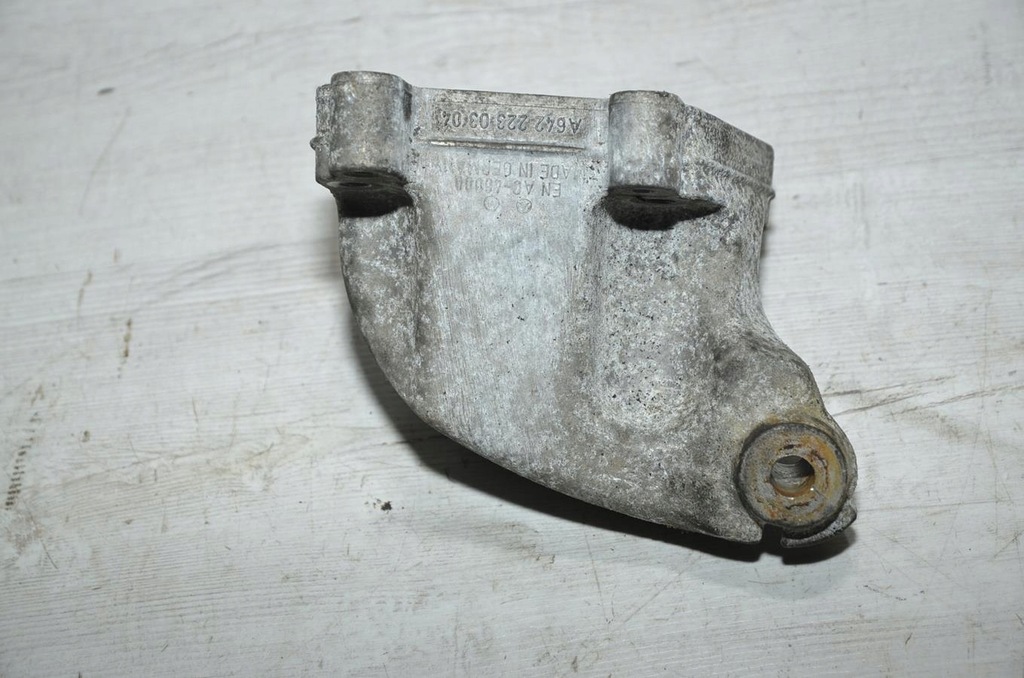 фото №1, Кронштейн двигуна 3.0 cdi mercedes r-klasa w251