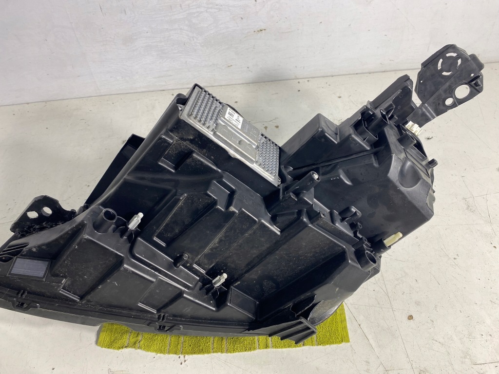 Фара правый  перед правая передняя peugeot 3008 2 5008 2 full led европа с Разборки