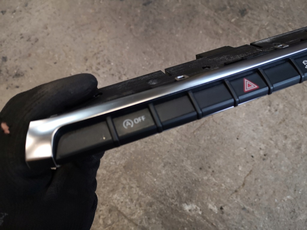 фото №7, Audi a3 8v панель перемикачів аварійних