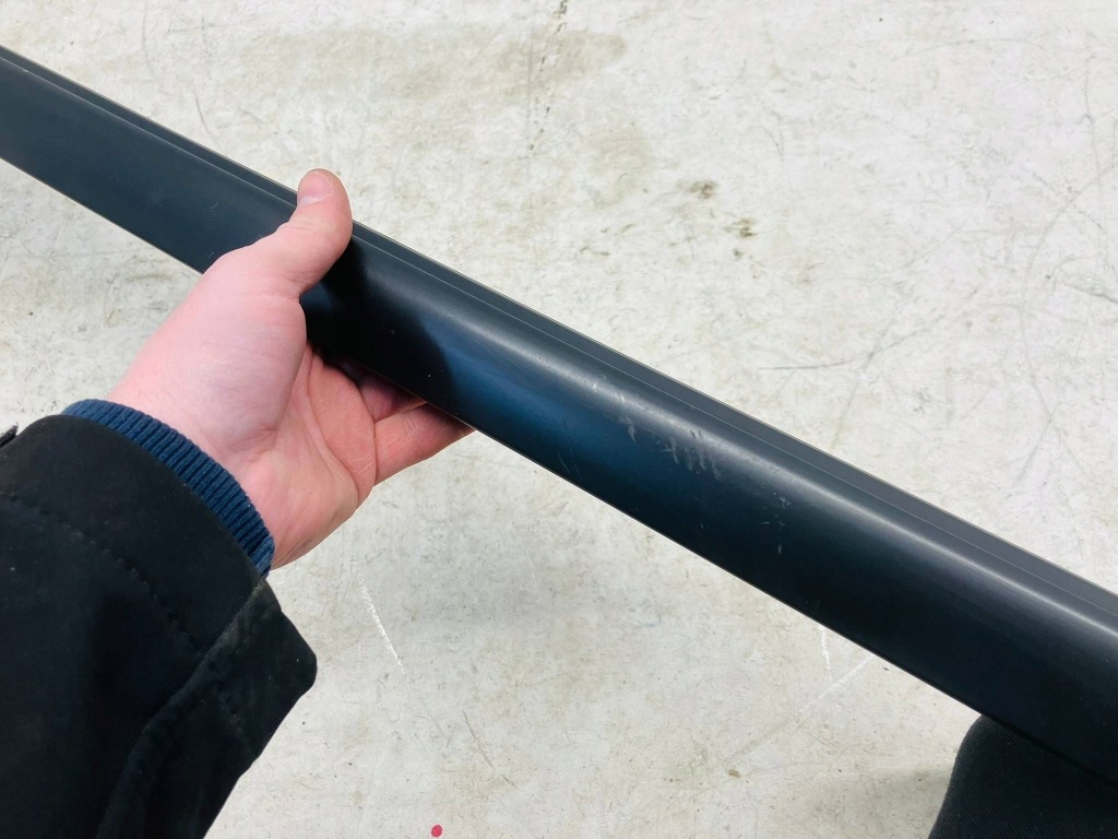 Corolla e21 универсал рейлинг крышный молдинг правая черная царапины Недорого