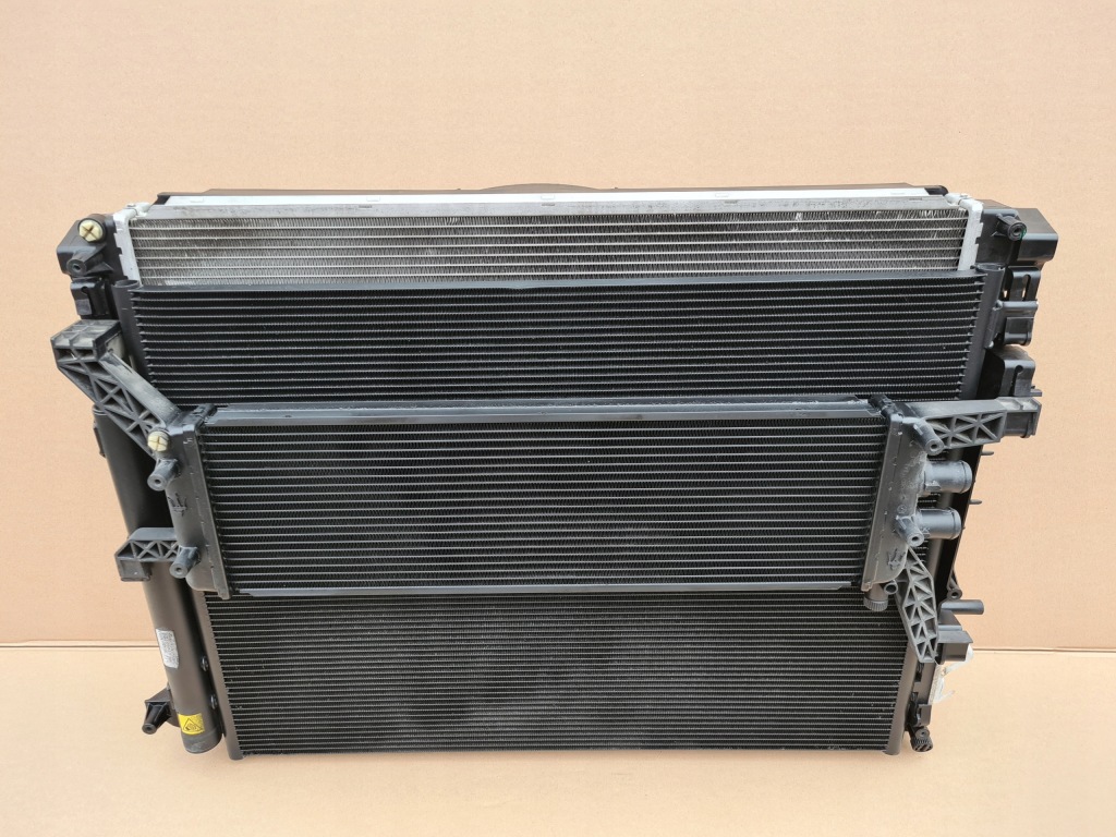 Купити Комплект радіатор вентилятор maserati levante 2016-