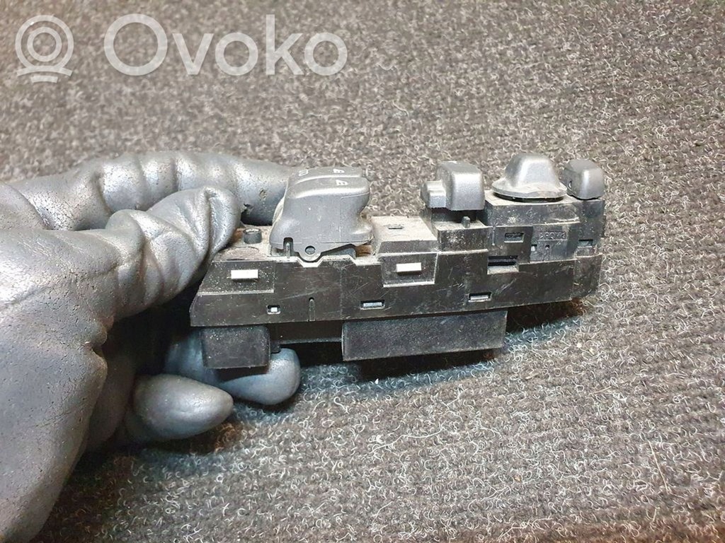 фото №7, Volvo s40, v40 1999 кнопки окон