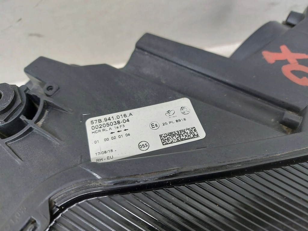 фото №7, Skoda karoq 57b правая лампа передняя перед фара