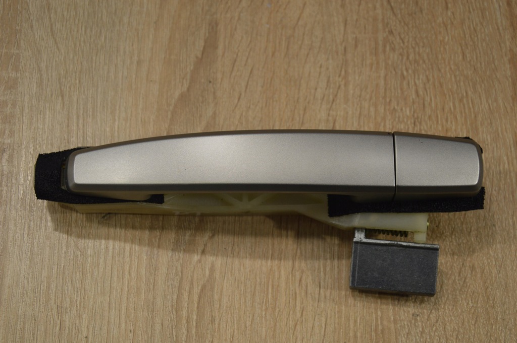 фото №1, Ручка наружная правый задняя captiva серебристая