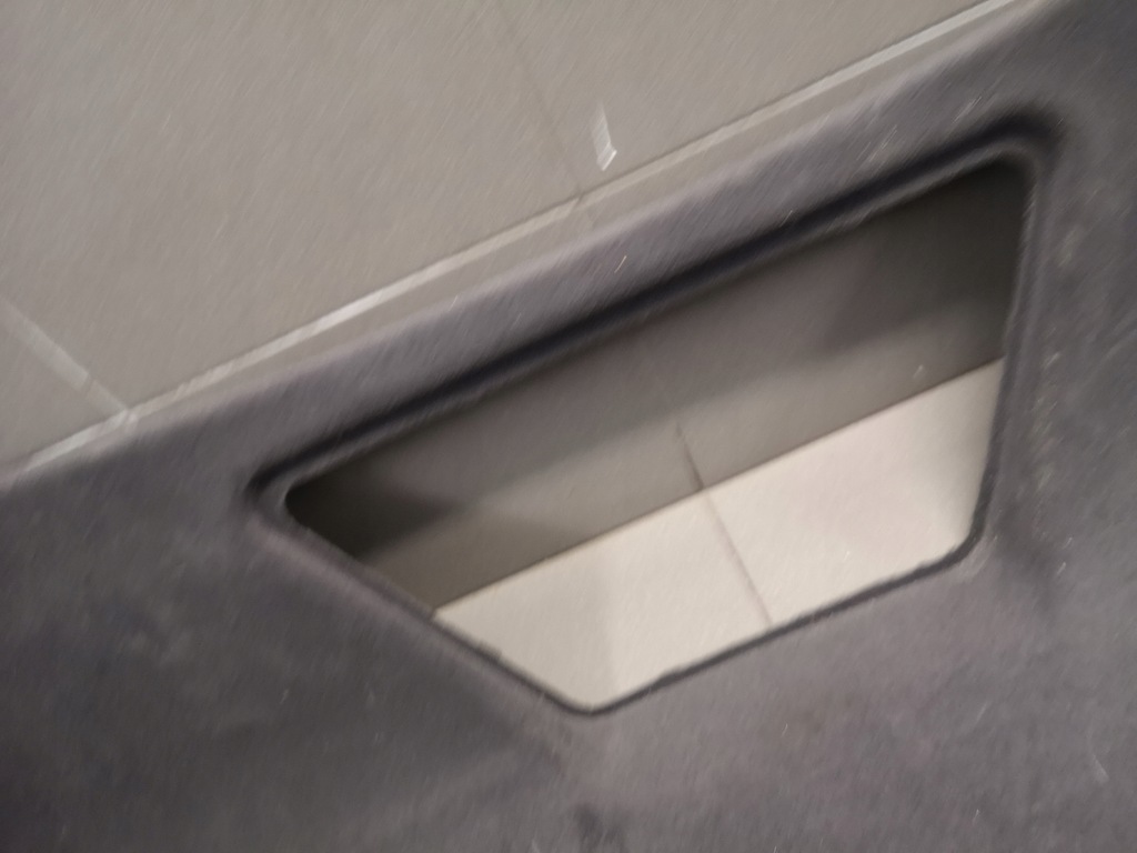 фото №7, Оббивка кришки багажника audi a8 d3 4e0867975j