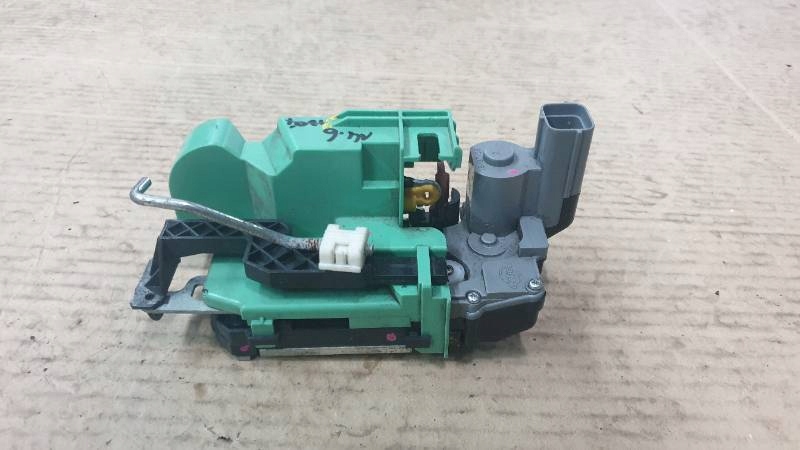 фото №1, Fiat linea замок задняя правый колодка 4 контакты