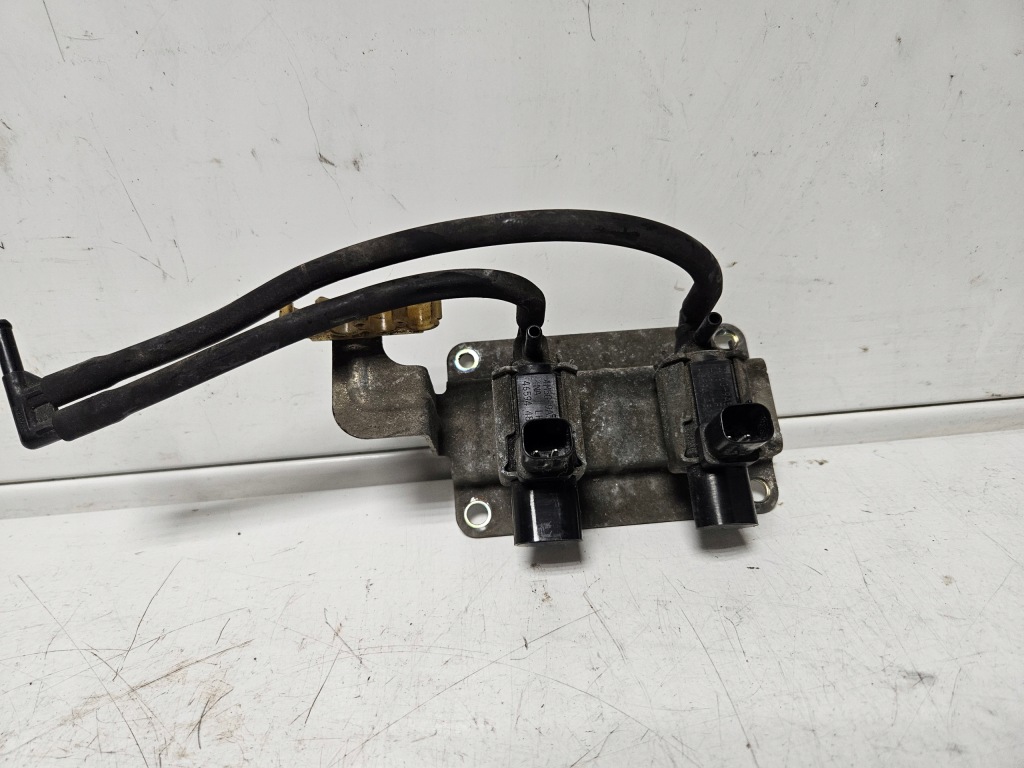 фото №1, Клапан вакуумa ford volvo mazda 1,8 2,0 16v оригинал 4m5g-9a500-na