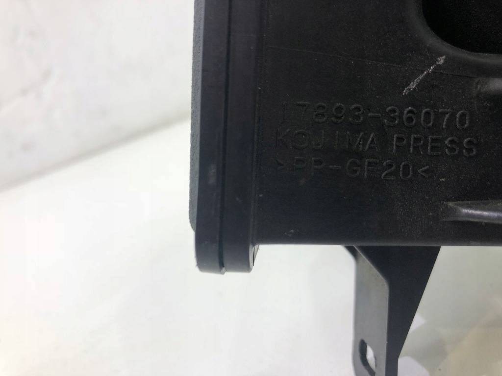 фото №3, Lexus is 300h труба wąż шланг повітря