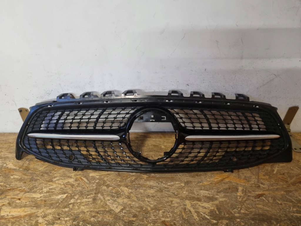 Купити Решітка радіатора решітка радіатора mercedes cla w118 amg