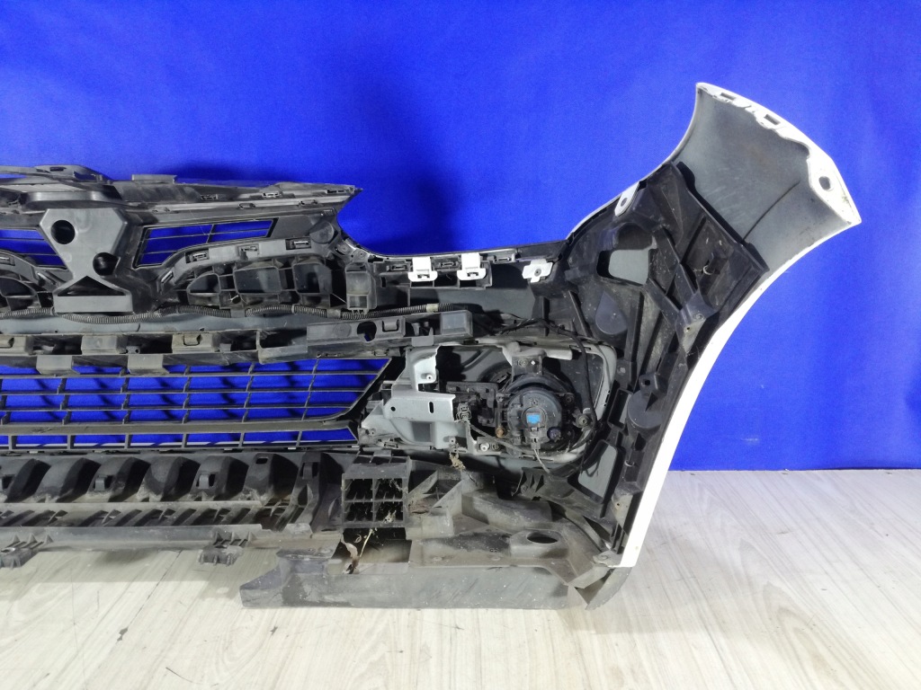 Renault megane 3 3 рестайлинг  ov369 бампер перед передний 13/16 Недорого