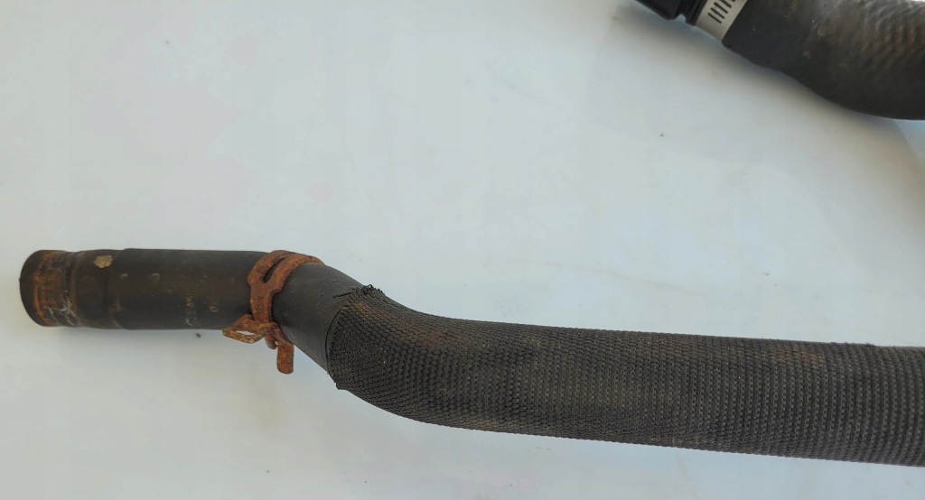 Труба пабтрубок  шланг воды bmw f01 f02 f10 f11 n52 9169917 в Украине