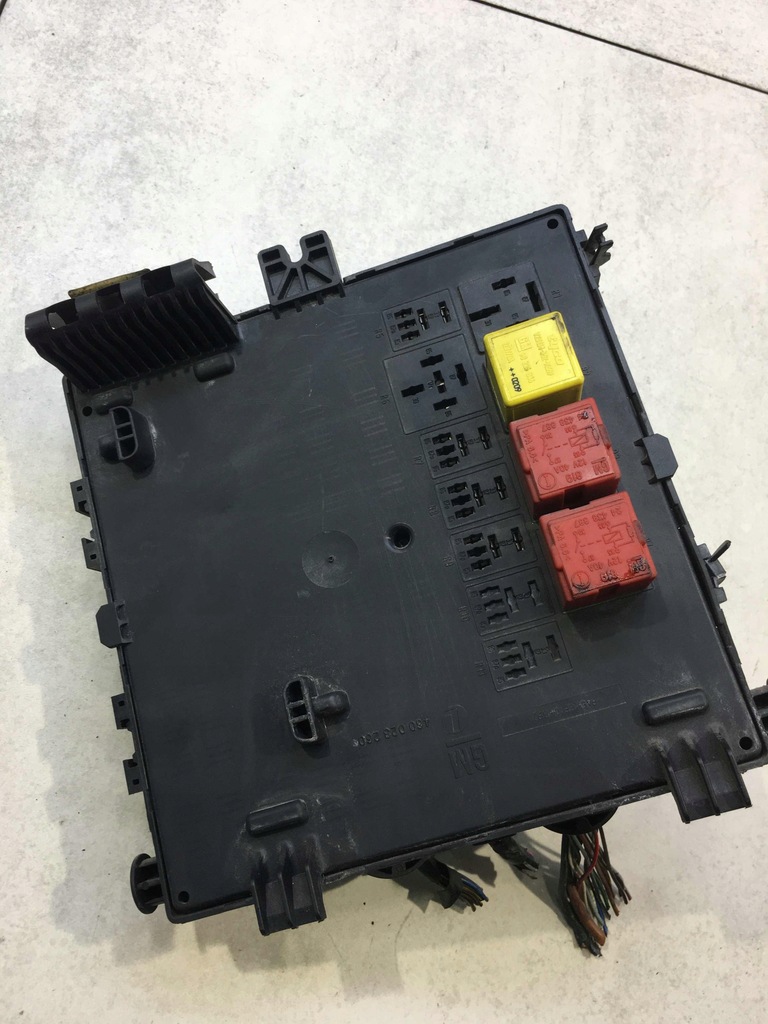 фото №7, Коробка запобіжників opel оригінальний номер 13125487