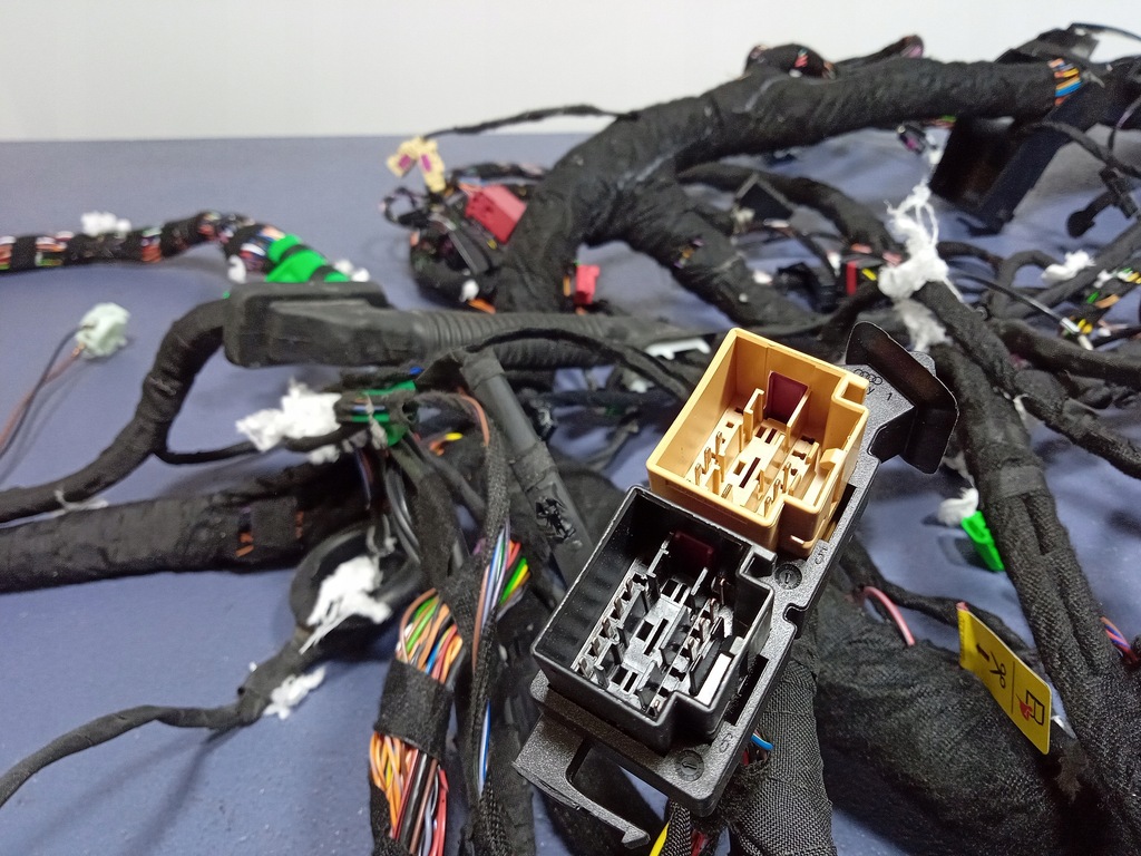 фото №7, Audi q4 e-tron джгут електропроводка електрична салону