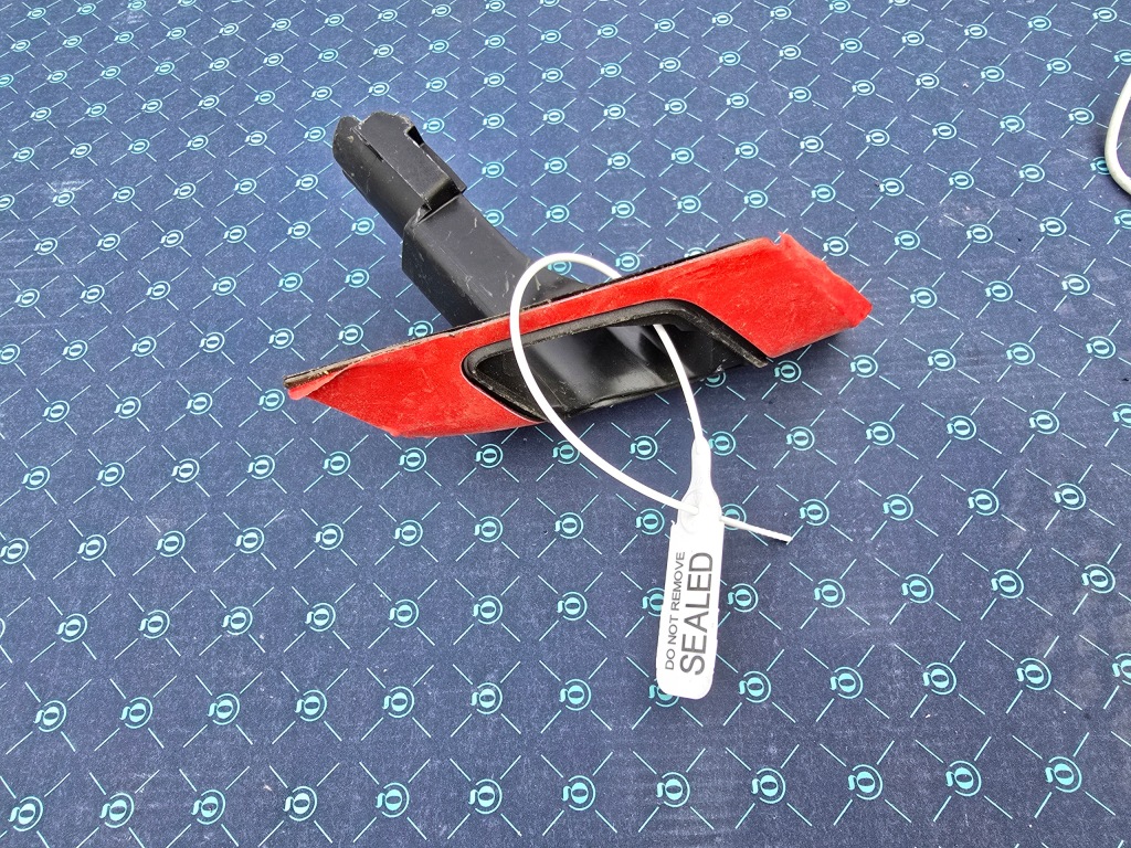 фото №1, Кронштейн распылителя правый bmw 4 f32 f33 f36 7297142