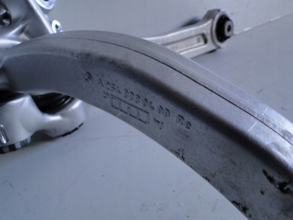 фото №14, Mercedes glc 254 x254 поворотный кулак лапа подвеска правое правая 4matic