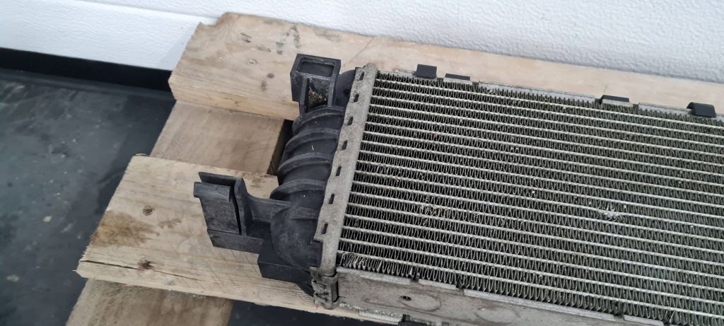 A6 c7 4g рестайлинг  радиатор дополнительная воды 2.0 tdi a4 b8 a5 q5 4g0145804d в Украине