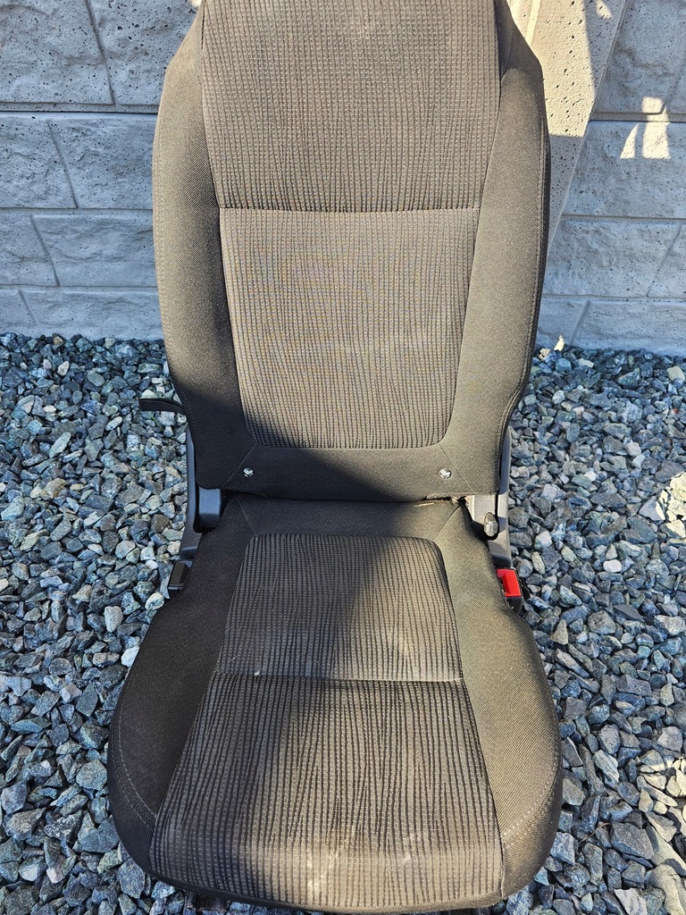 фото №4, Сиденье ii ряд середина peugeot 5008 #1834