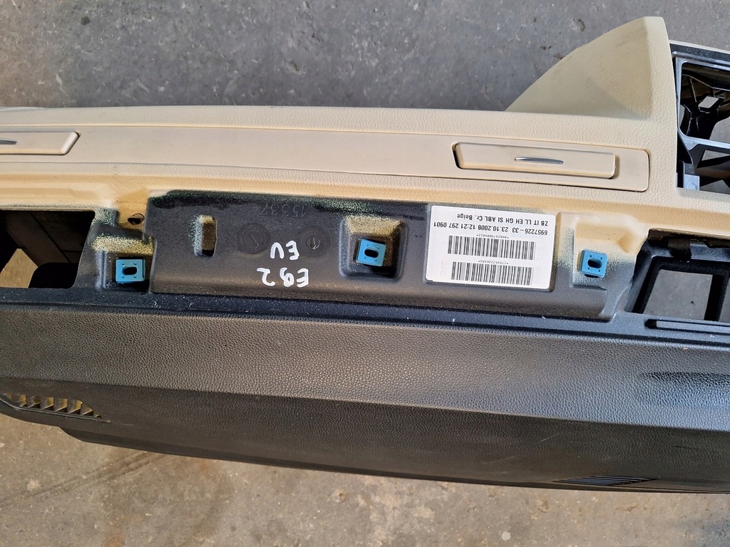 фото №9, Bmw e92 приборная панель консоль кружки