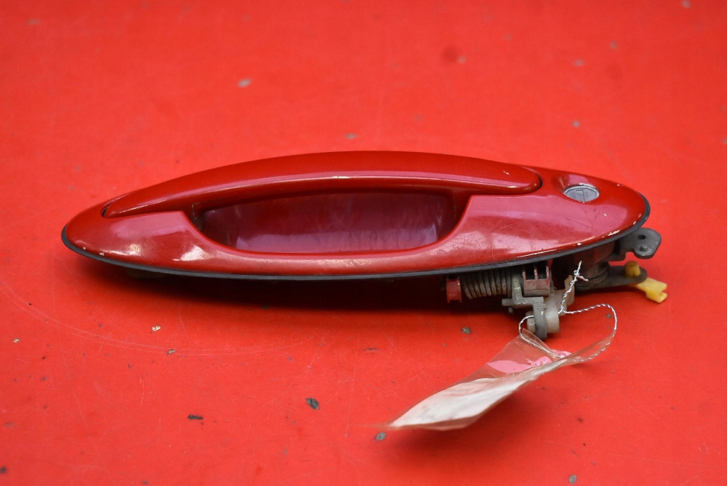 Ручка правый  перед передняя czerwona hyundai купе 1 1 rd 96-99 с Разборки