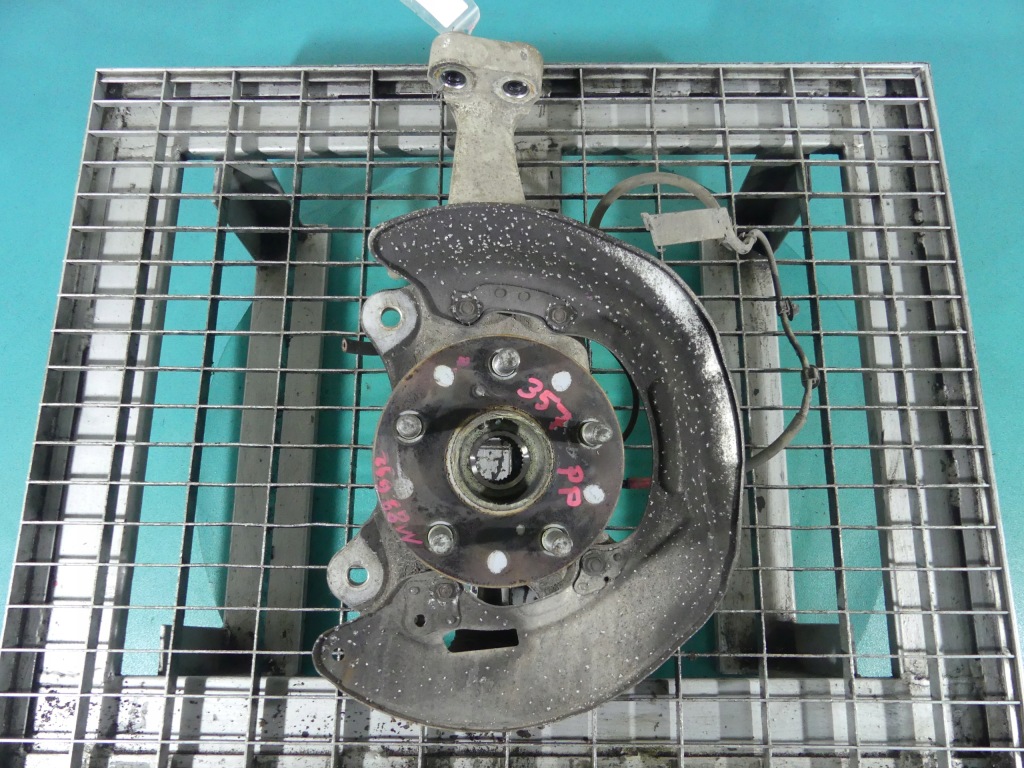 Купити Поворотний кулак права ступиця перед lexus ls iv ls600h