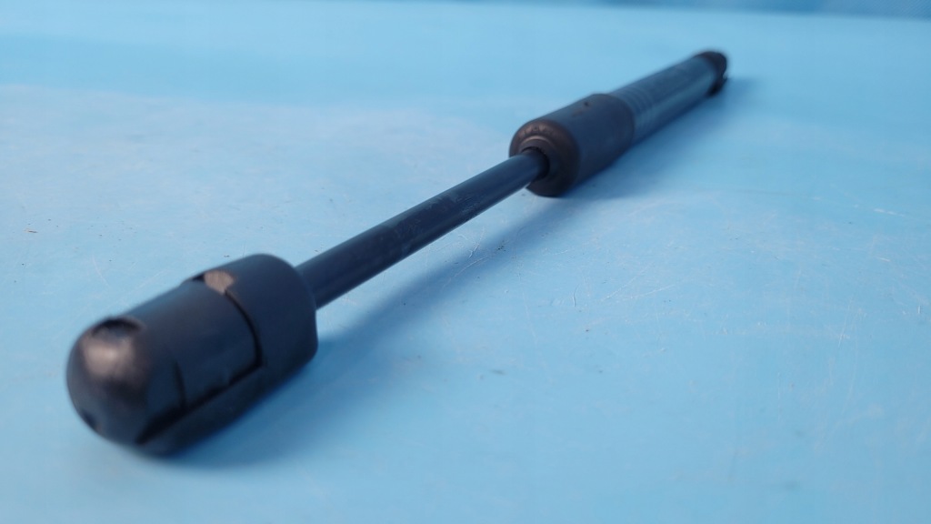 Bmw 5' g31 518d touring 18r привід амортизатор капот 7347403 Зі Шроту