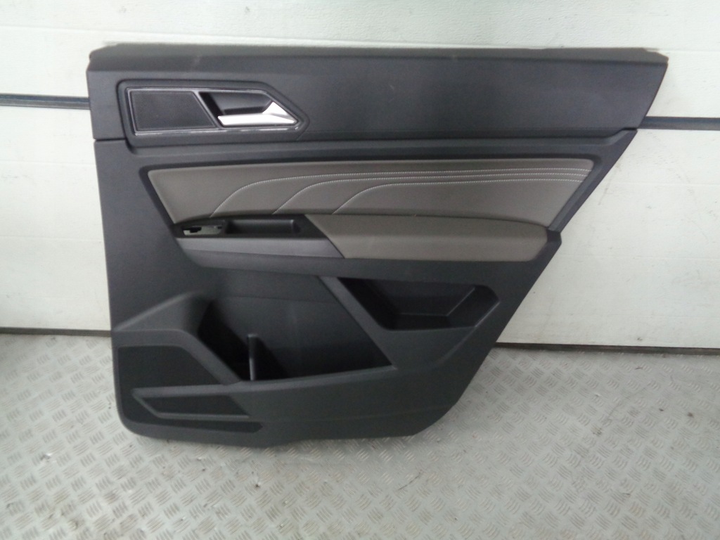 фото №1, Vw atlas cross обивка дверь правая задняя задняя