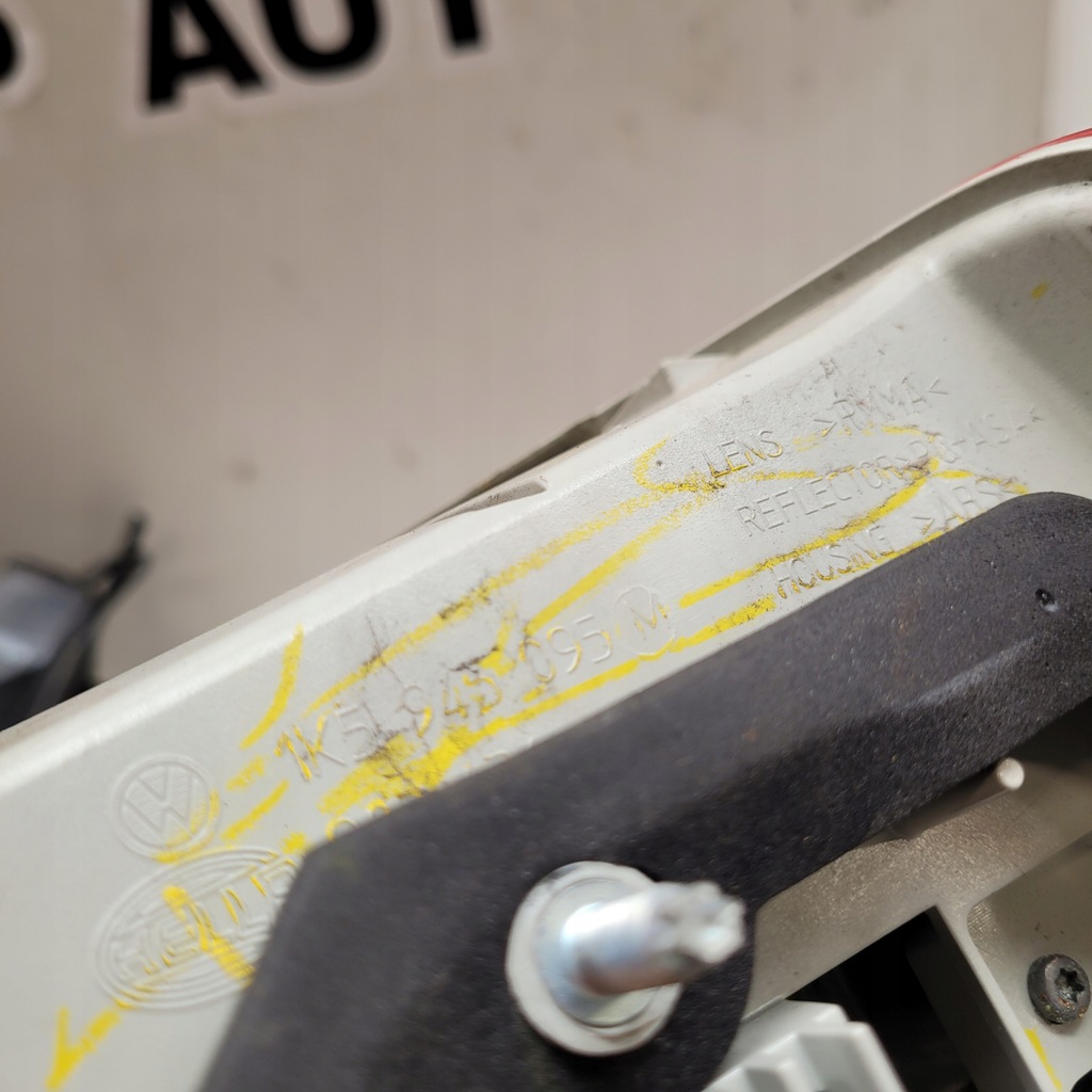 фото №7, Vw jetta лампа задня задня ліва 1k5945095m