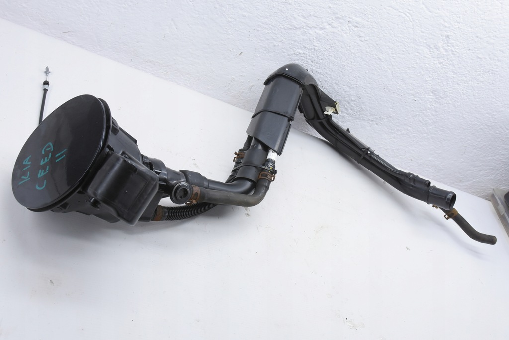 фото №1, Kia ceed ii 12-18 kombi крышка заливной топлива +труба заливной топлива lak: 1k