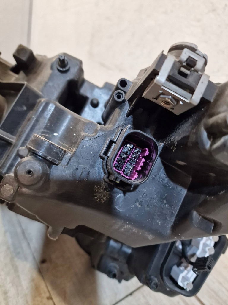 Audi e-tron лампа права full led 4ke941040 Доставка