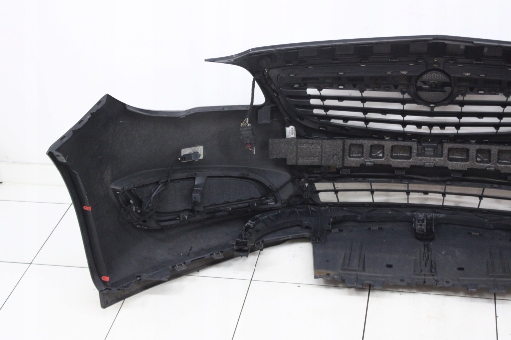 Купить Opel insignia a lift 13r- бампер перед передний z22y
