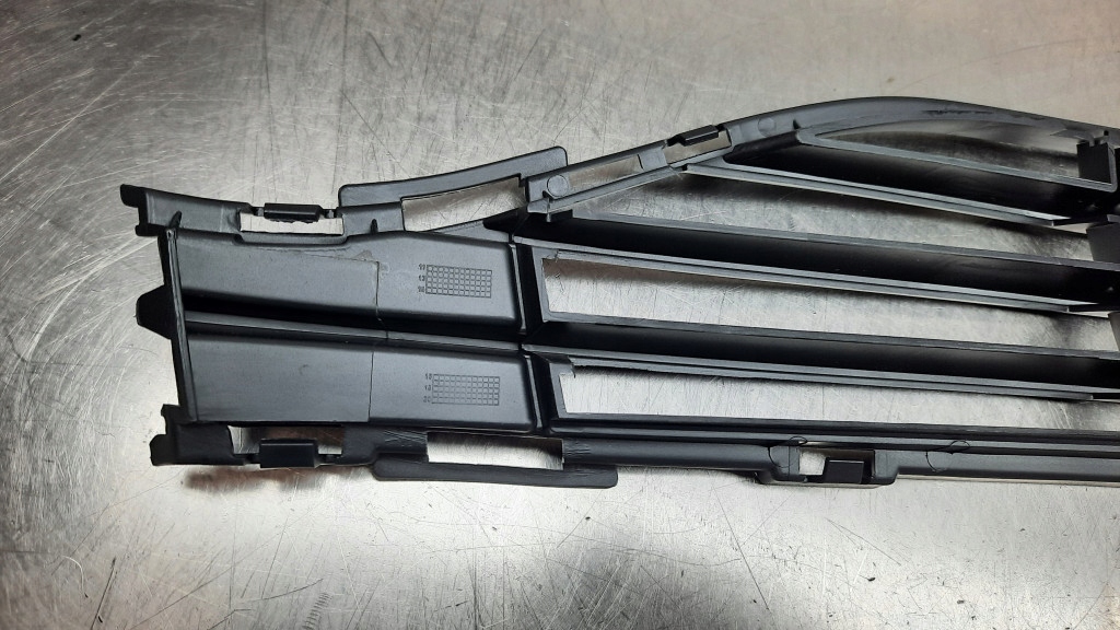 Решётка бампера средняя 31353311 volvo v40 ii 12-19r Цена