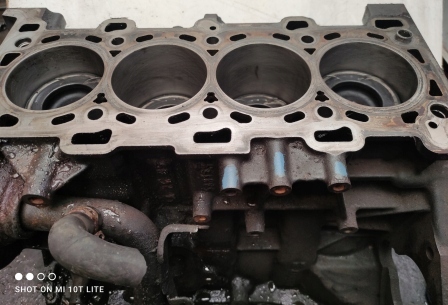 фото №4, Блок двигателя 2,0dci 08r_m9r vivaro trafic