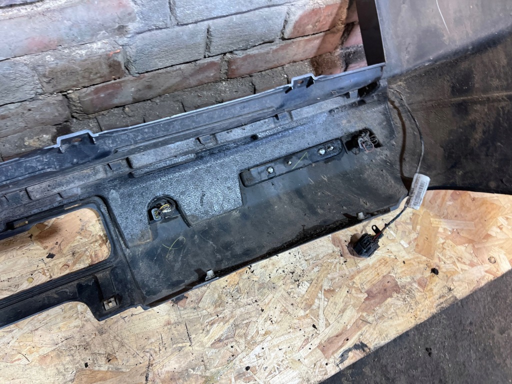 фото №14, Land rover discovery iv l319 3.0 td v6 306td бампер задняя задний pdc lrc 907