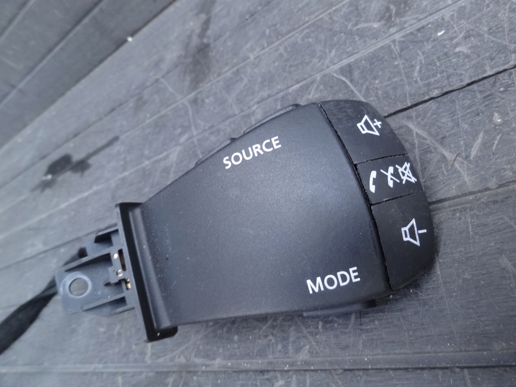 фото №2, Dacia logan iii 2021 переключатель pilot радио org