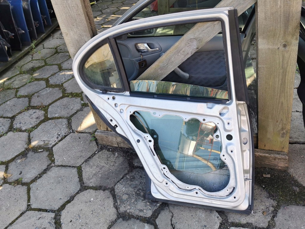 фото №6, Leon i toledo ii дверь левый задняя код лакокрасочного покрытия l57n