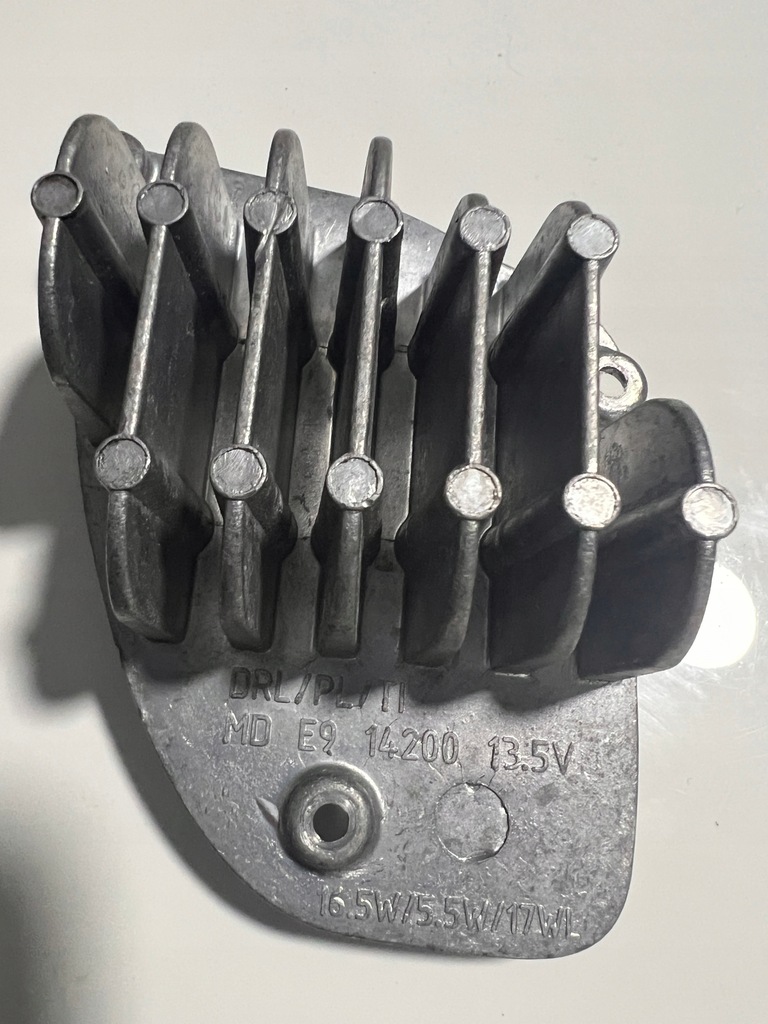 фото №1, Seat оригинальный номер md e9 14200