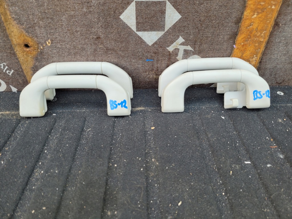 фото №1, Ручка кронштейн стельовий перед mercedes w212 комплект