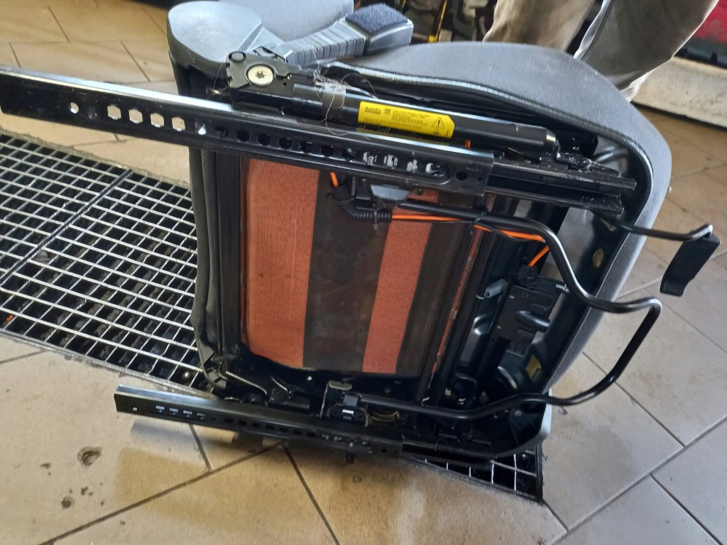 фото №8, Сиденья комплект задняя заднее сиденье, правый перед astra h hb 5d