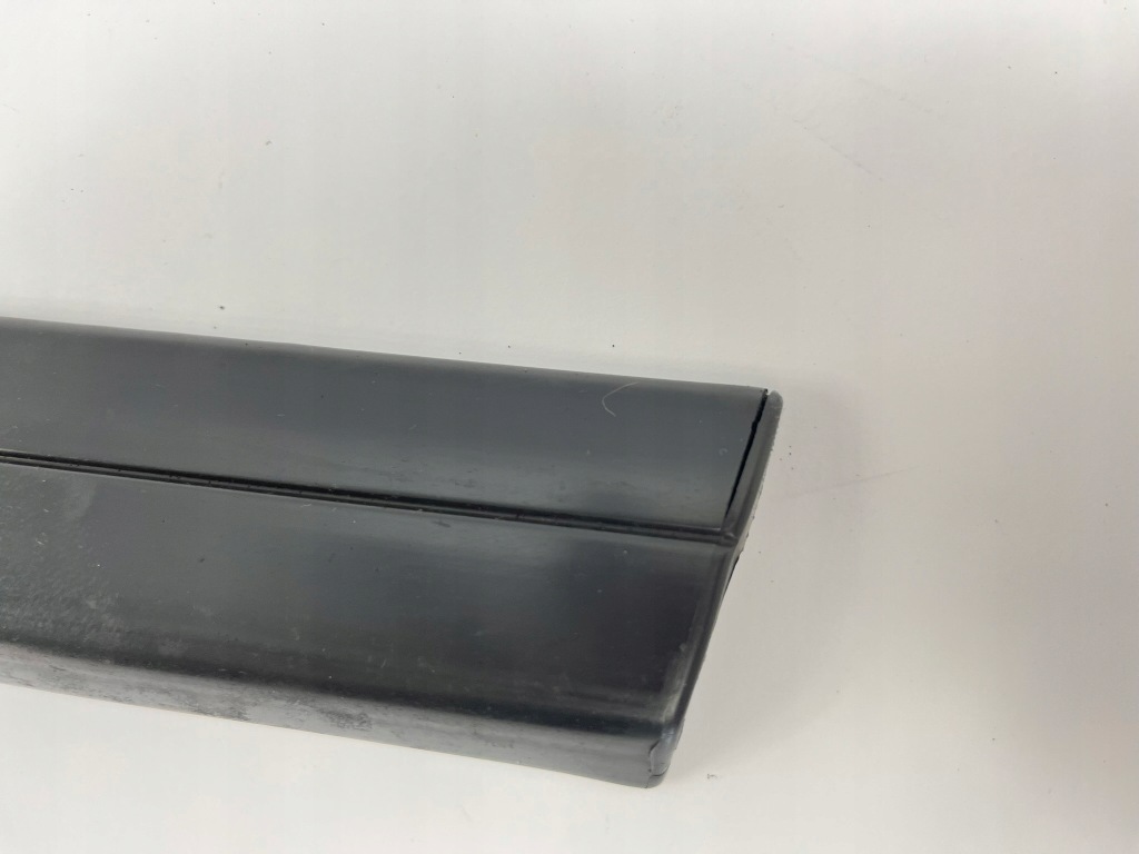 фото №11, Вузька молдинг бічна двері правий задня задня права нижня mercedes 190 w201