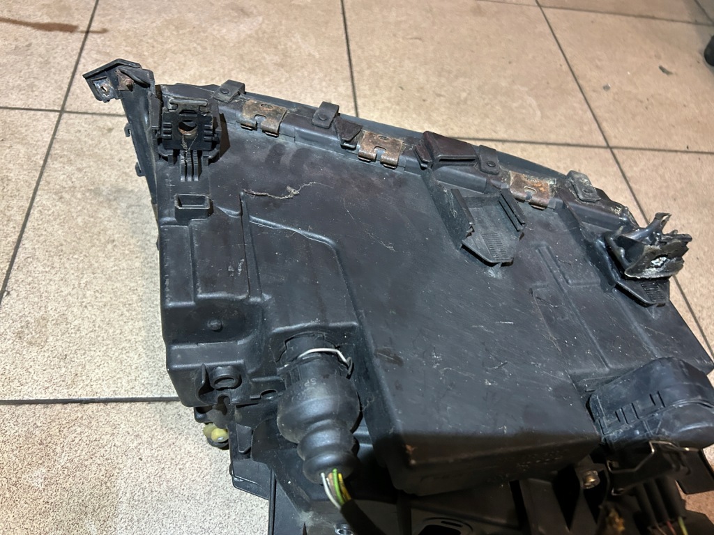 фото №16, Лампа левая ксенон audi a8 s8 d2 europa