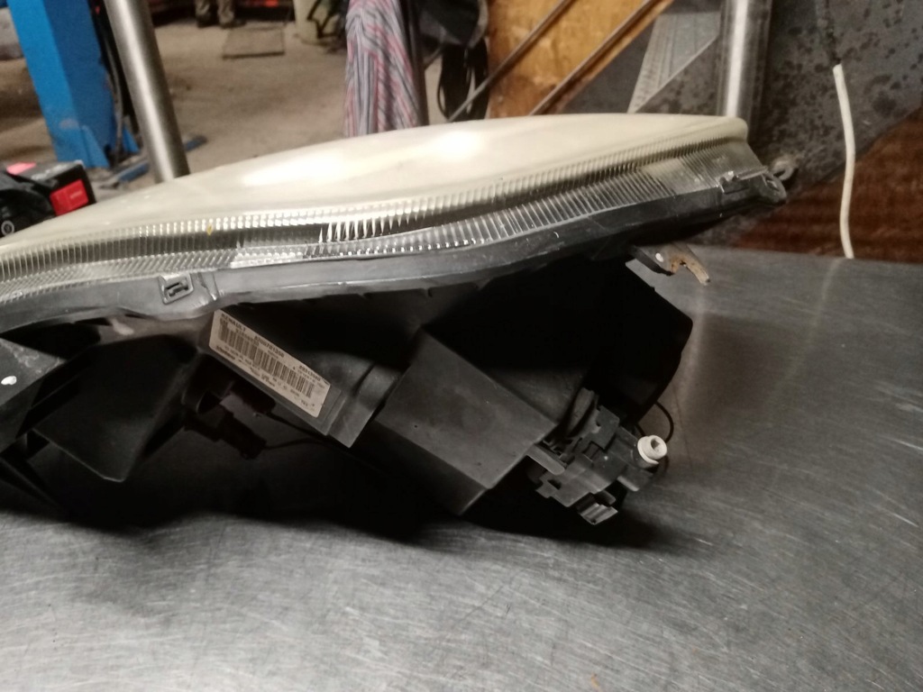 фото №8, Лампа правий перед renault trafic 8200701356