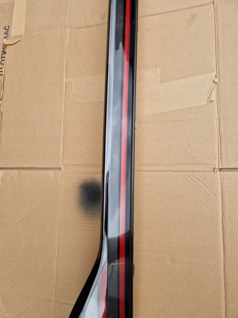 фото №10, Лампа задняя led vw id. buzz 1t3945307 центральная