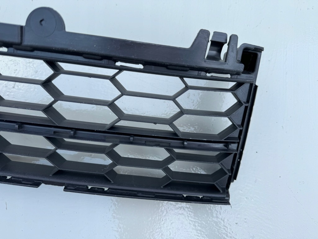 фото №8, Skoda superb 3 iii lift 19-24r решётка средняя бампера перед передняя